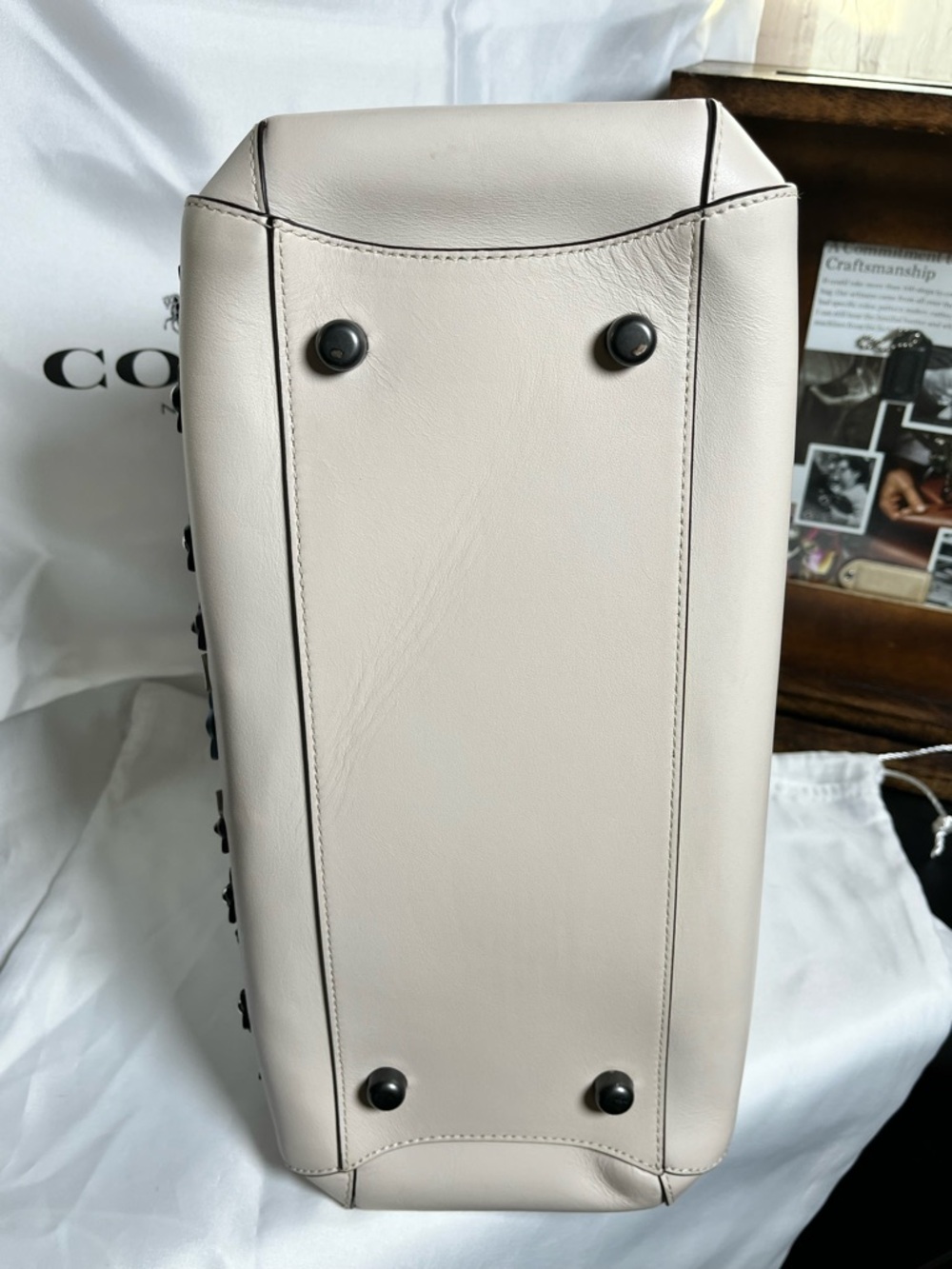 *** SOLD under Unlisted *** Coach Margot Floral Tote w/ Wallet - Picture 3 of 13